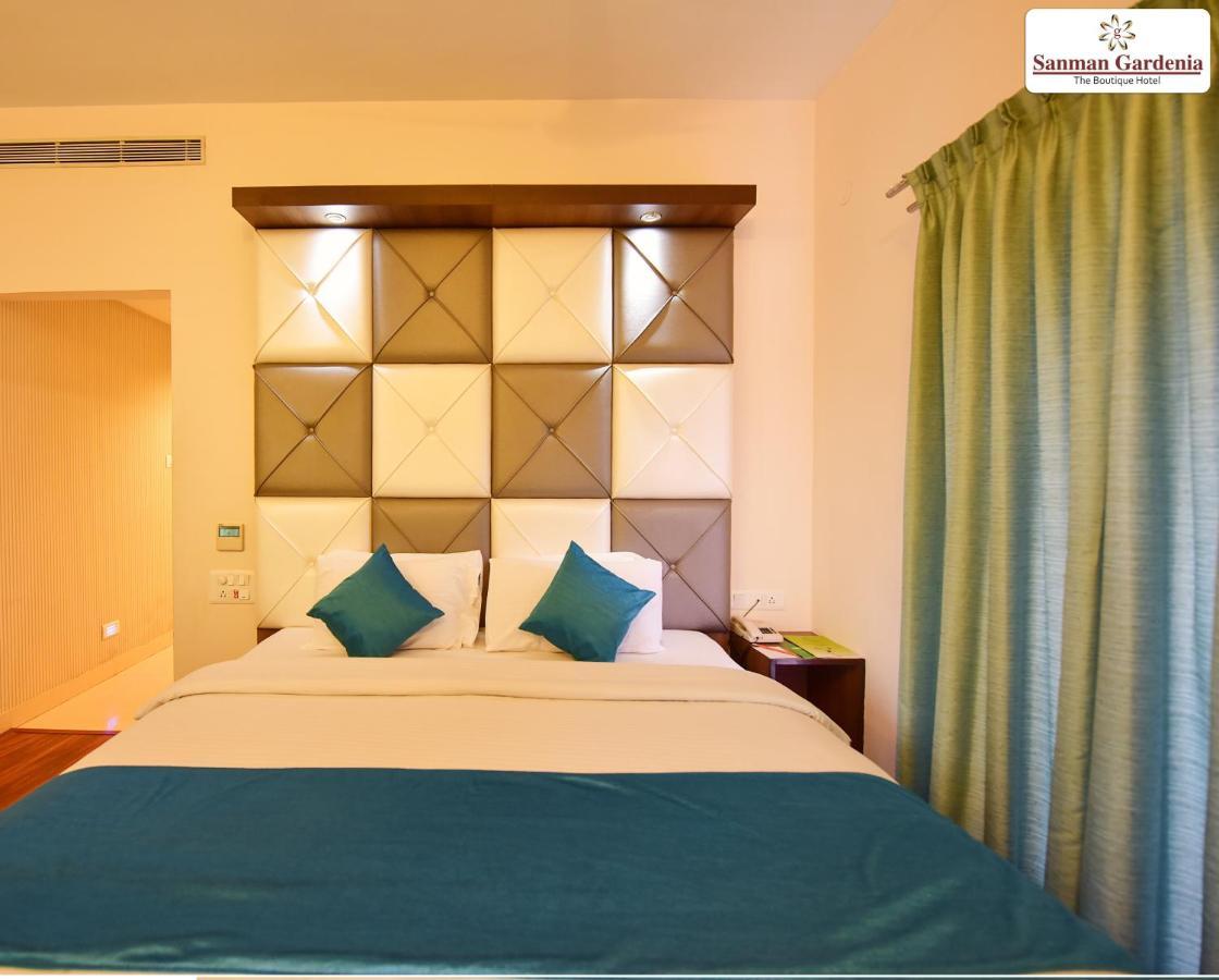 Hotel Sanman Gardenia Bangalore Exteriör bild