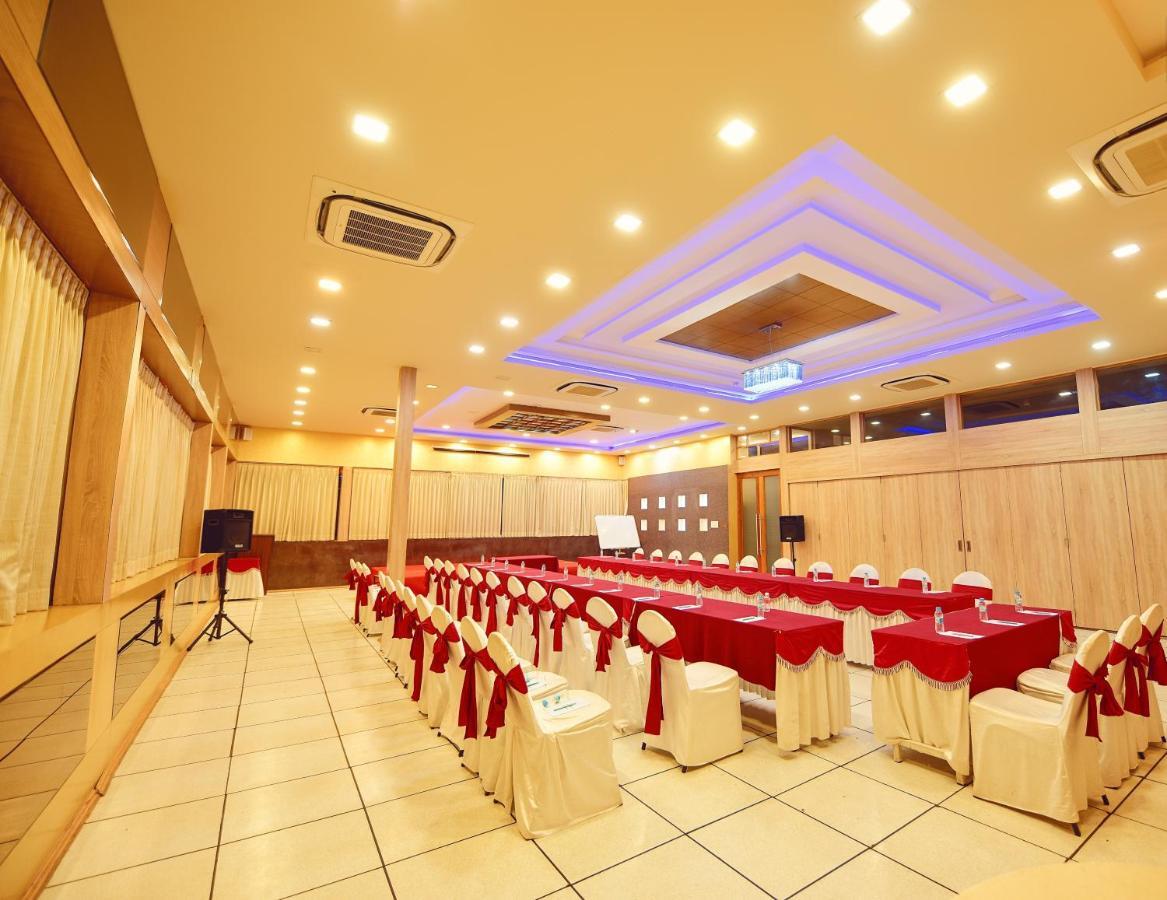 Hotel Sanman Gardenia Bangalore Exteriör bild